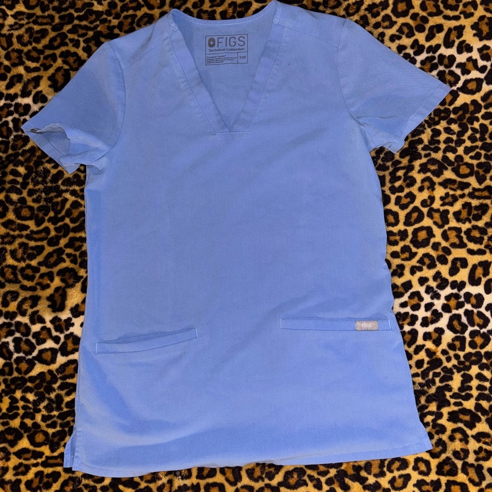 Figs Ceil Blue 2 Pocket Scrub Top